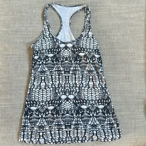COPY - Lululemon stretch tank medium